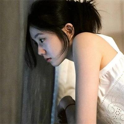 奇怪的她